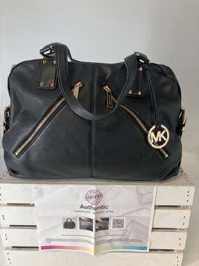 MICHAEL KORS, LARGE BLACK PEBBLED LEATHER WOMENS HADNBAG